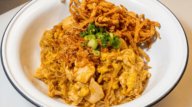 Sautéed Khao Soi.